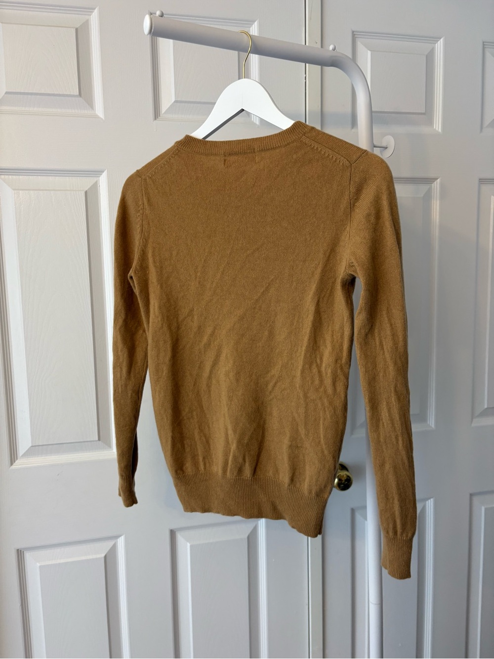 Cashmere Beige Crewneck Light Sweater Size Small - Picture 8 of 9